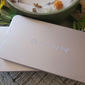 SKINN Rose Gold Reusable Forehead Patch Tin
